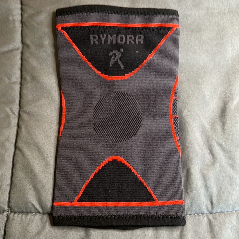 Knee Compression Support Sleeve - Picture 3 of 9